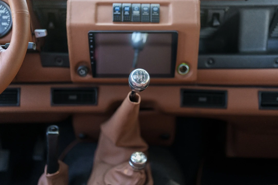 1997 Land Rover Defender 110 - Image 31 of 31