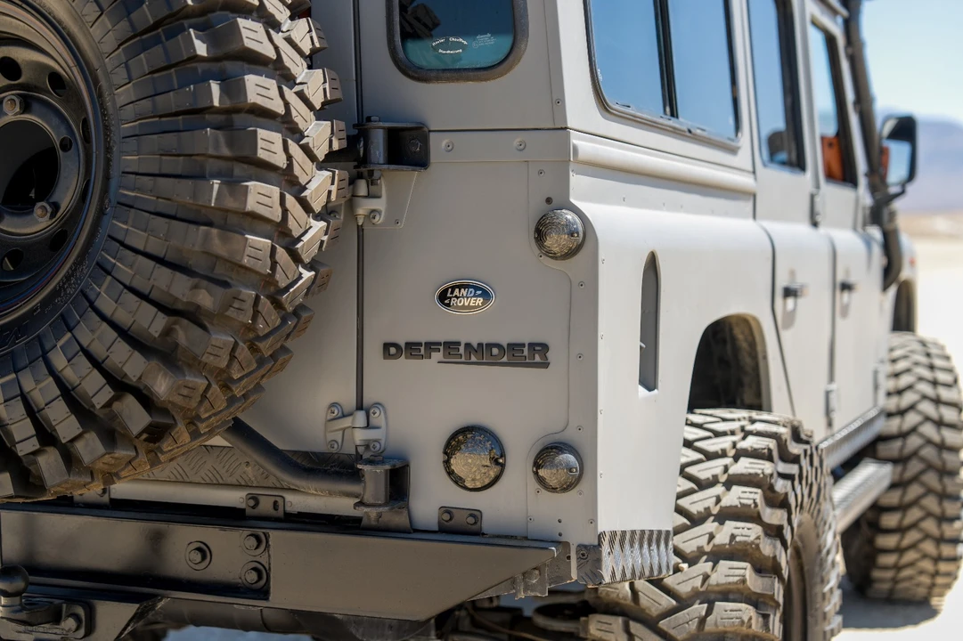 1997 Land Rover Defender 110 - Image 13 of 31