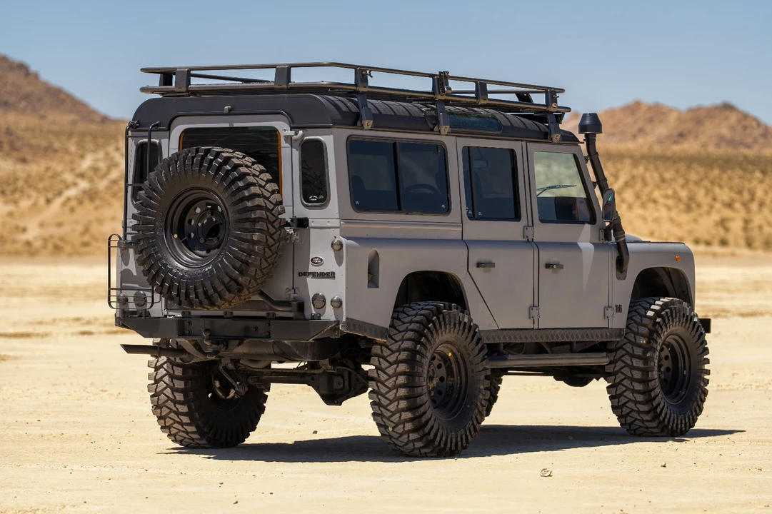 1997 Land Rover Defender 110 - Image 8 of 31