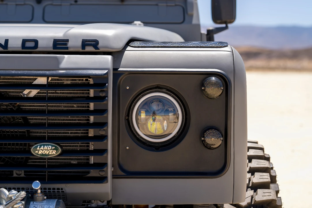 1997 Land Rover Defender 110 - Image 12 of 31