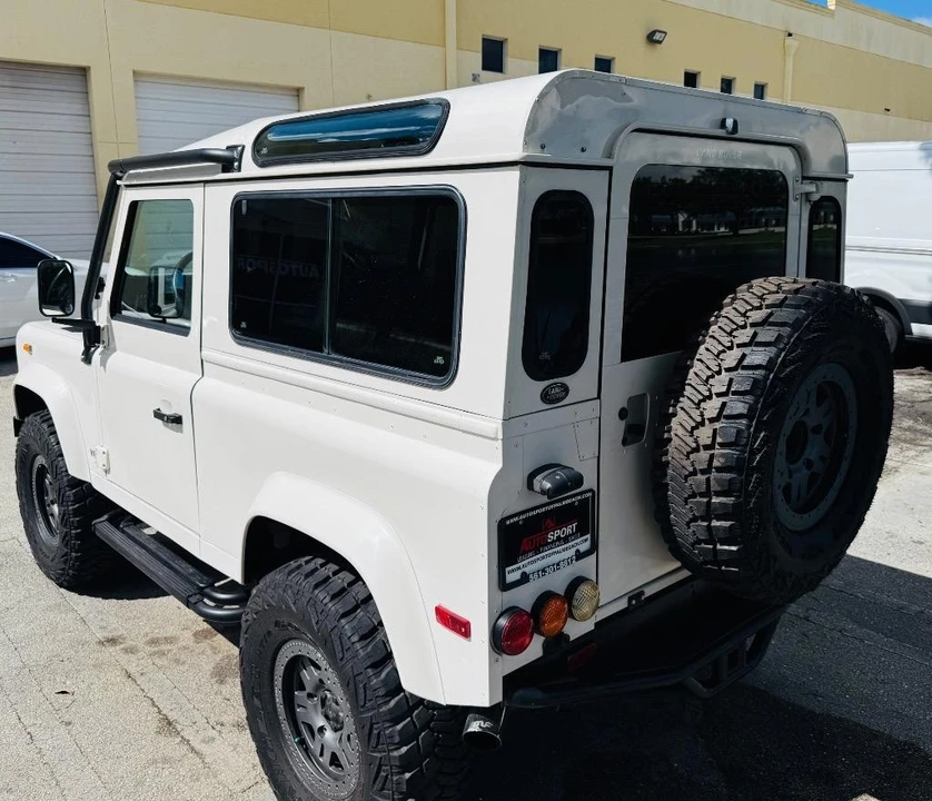1997 Land Rover Defender 90 - Image 7 of 19