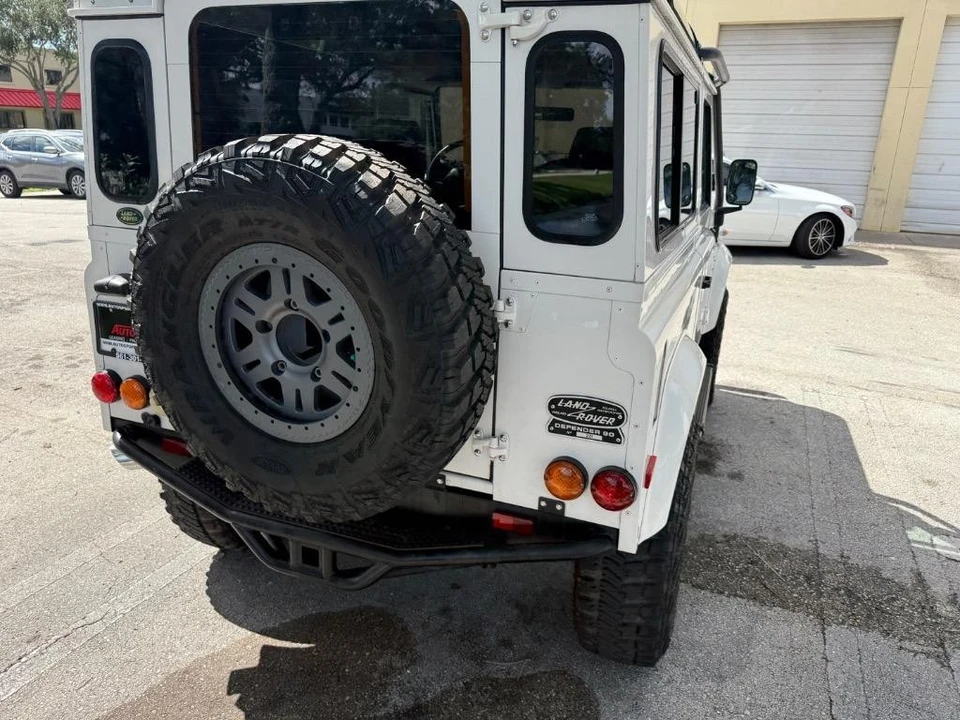 1997 Land Rover Defender 90 - Image 8 of 19