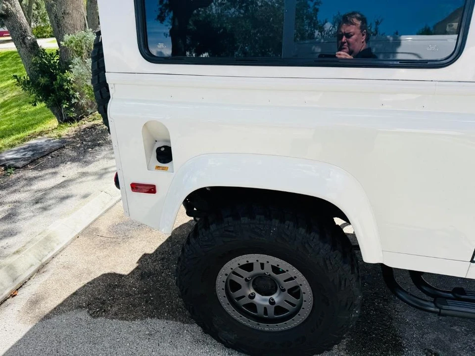 1997 Land Rover Defender 90 - Image 6 of 19