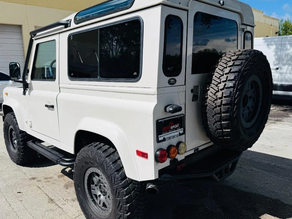 1997 Land Rover Defender 90 - Image 11 of 19