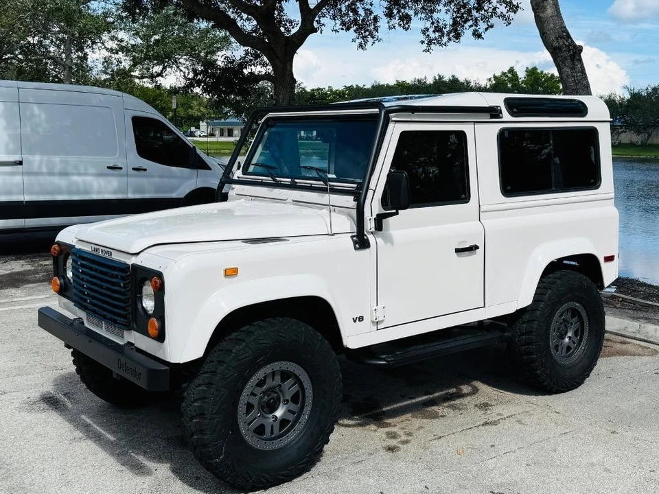 1997 Land Rover Defender 90 - Image 2 of 19