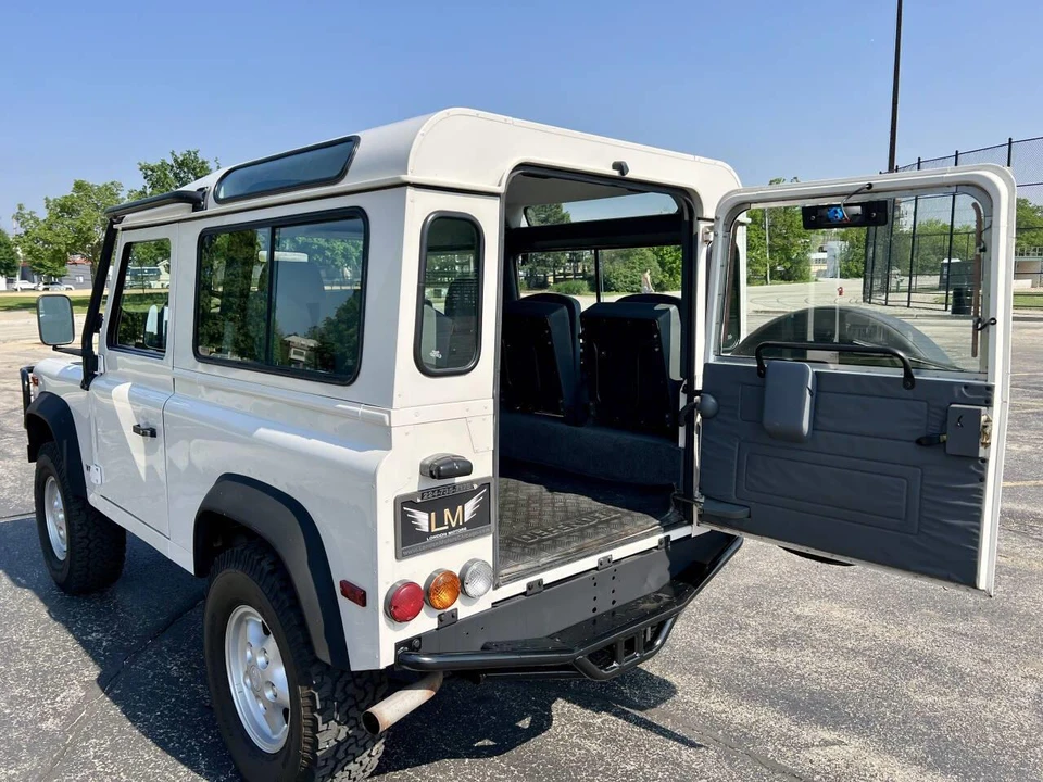 1997 Land Rover Defender - Image 10 of 26