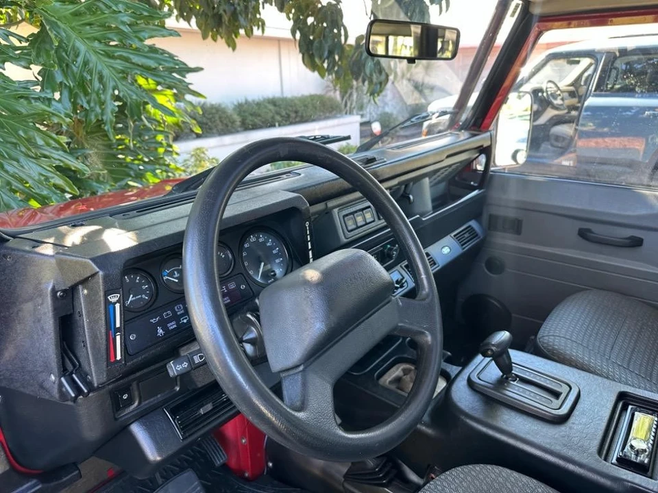 1997 Land Rover Defender - Image 9 of 31