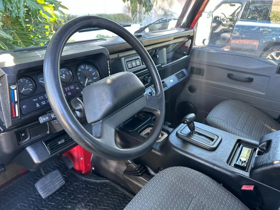 1997 Land Rover Defender - Image 8 of 31