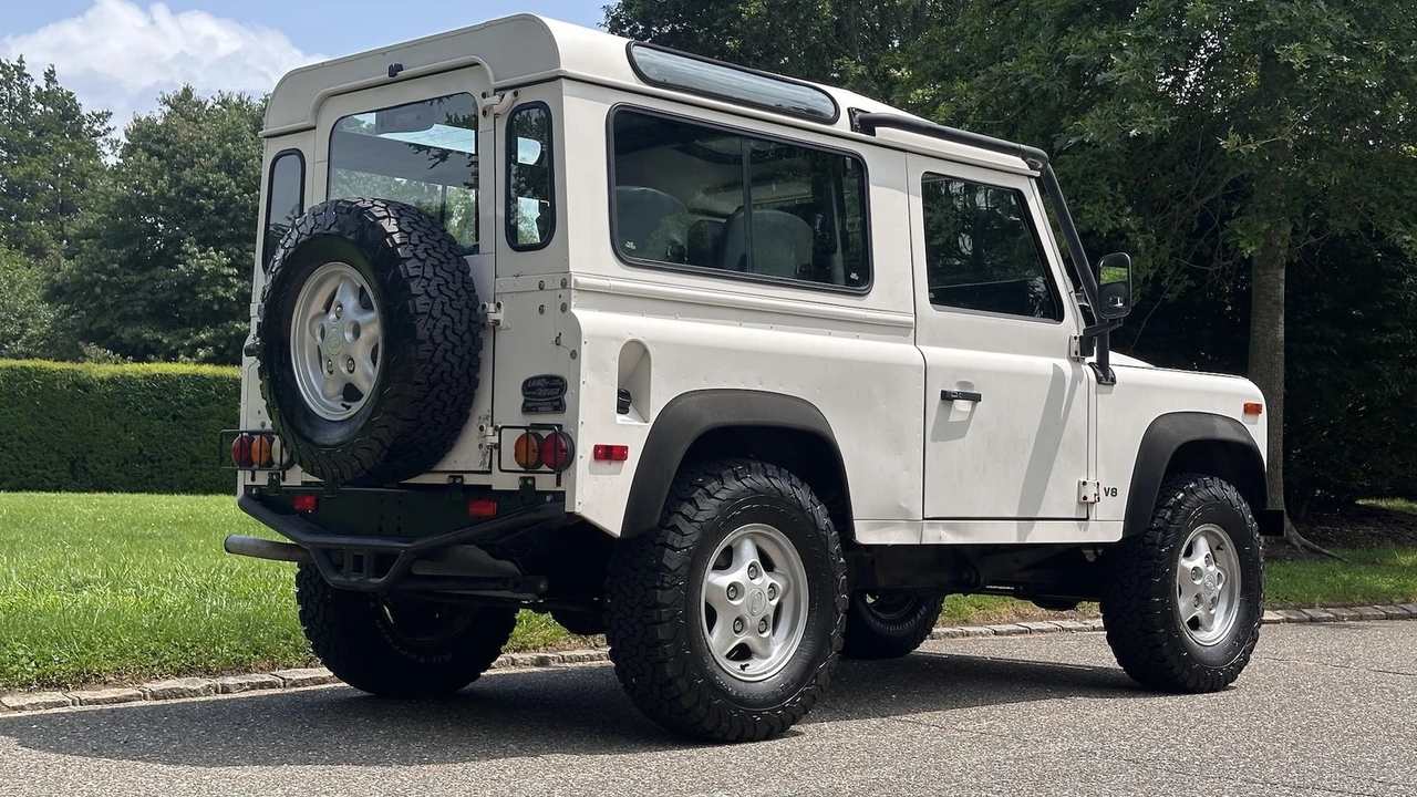 1997 Land Rover Defender - Image 12 of 31