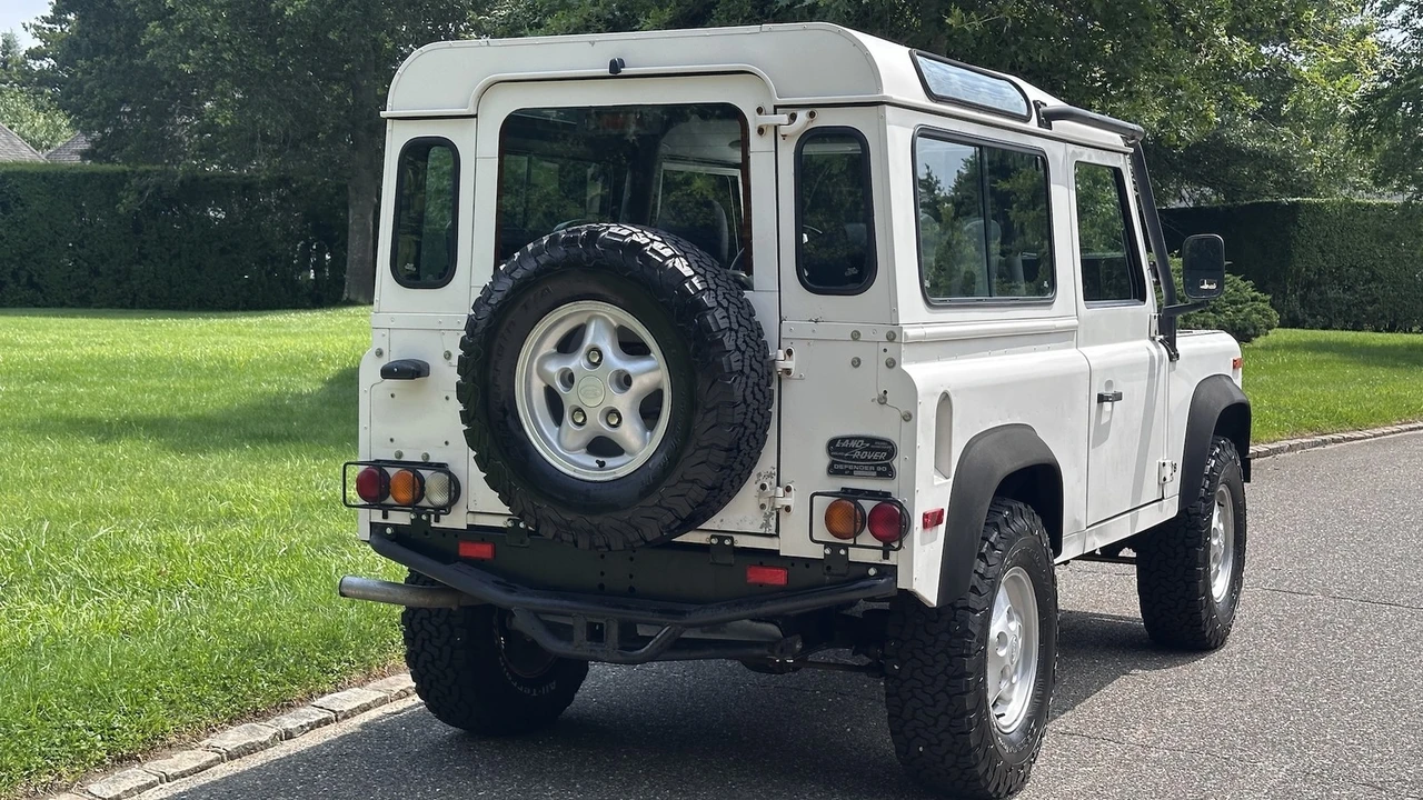 1997 Land Rover Defender - Image 11 of 31