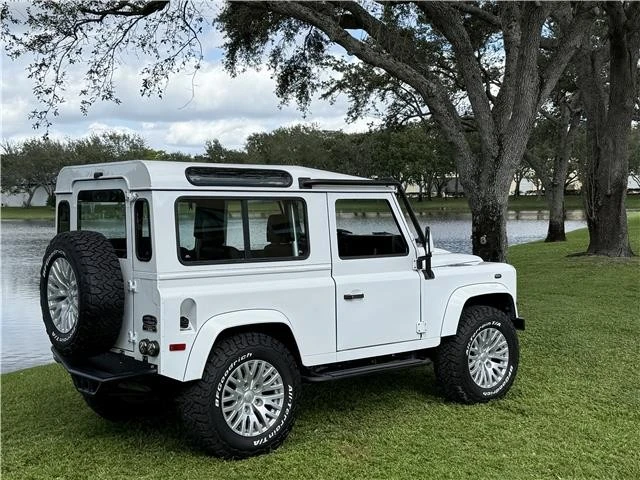 1997 Land Rover Defender - Image 9 of 21