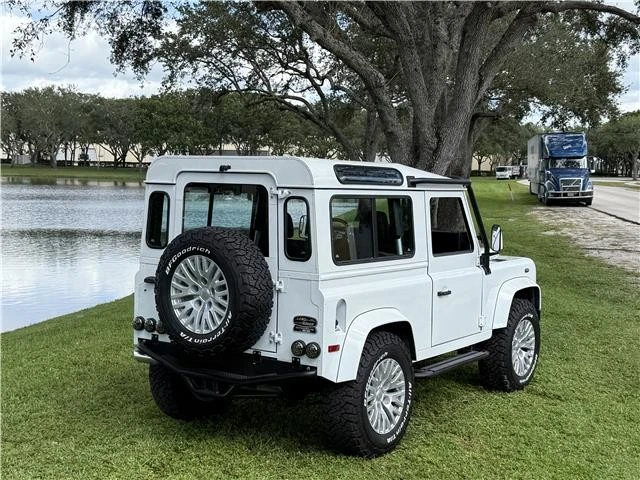 1997 Land Rover Defender - Image 11 of 21