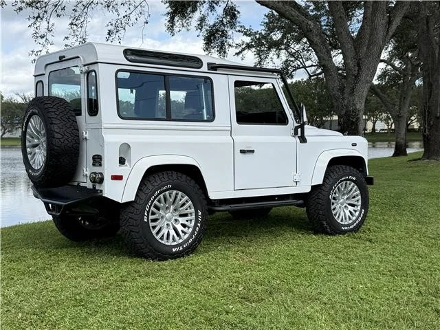 1997 Land Rover Defender - Image 10 of 21