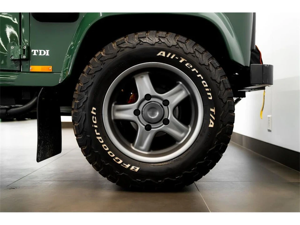 1997 Land Rover Defender - Image 8 of 22
