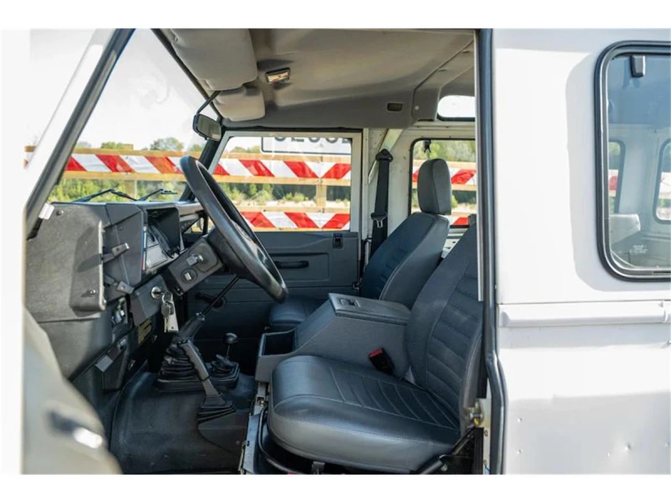 1997 Land Rover Defender - Image 10 of 31