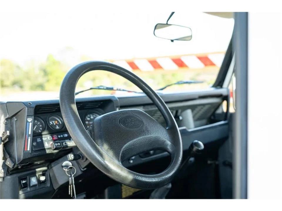 1997 Land Rover Defender - Image 9 of 31