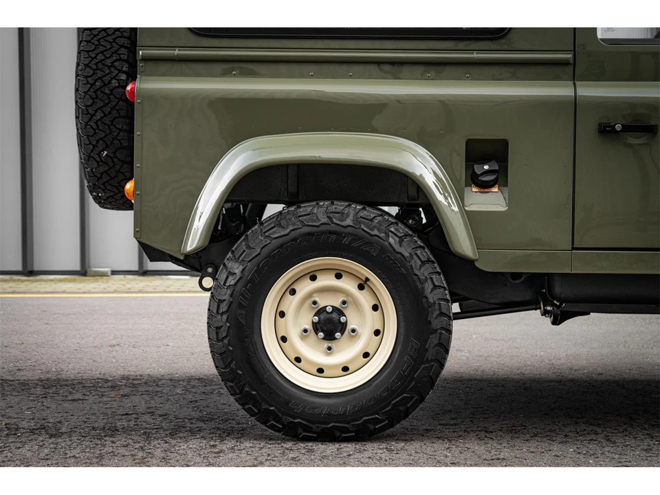 1997 Land Rover Defender - Image 14 of 31