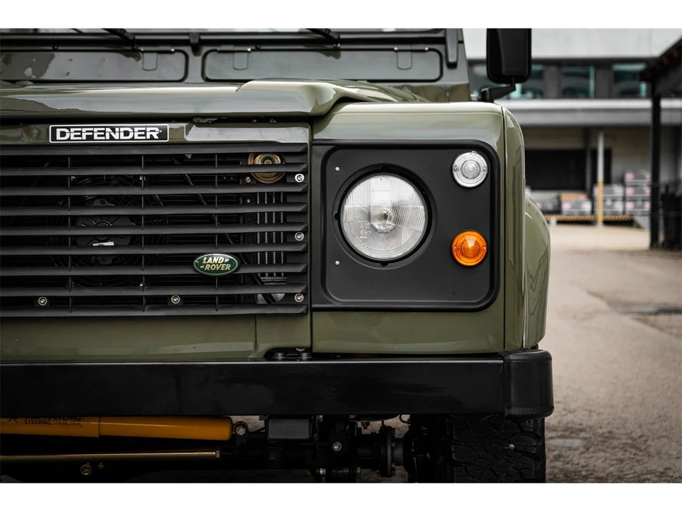 1997 Land Rover Defender - Image 9 of 31