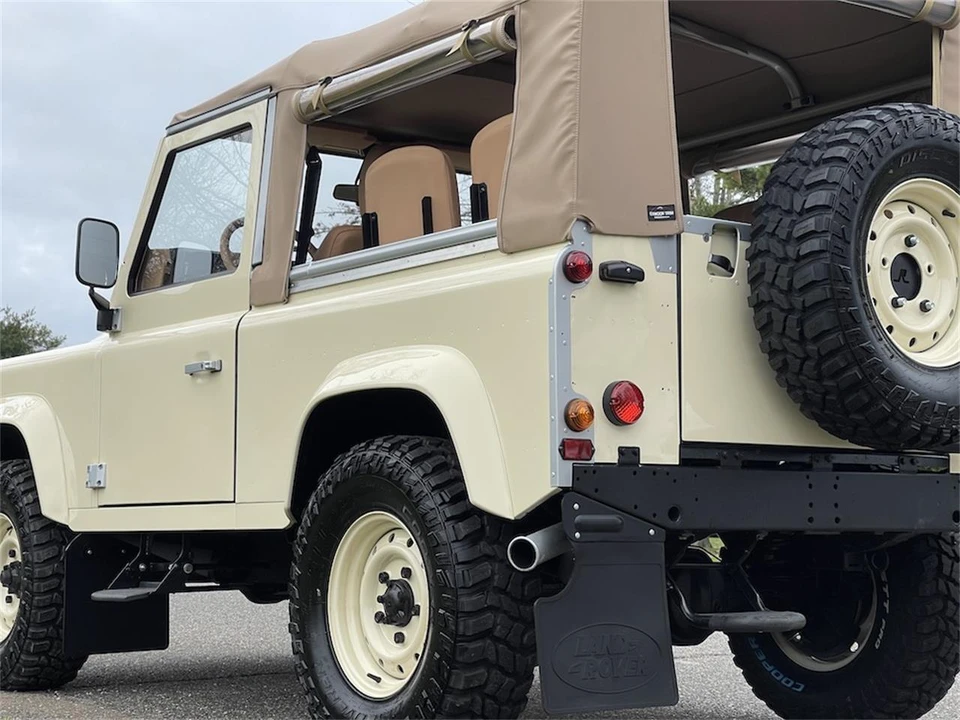 1997 Land Rover Defender - Image 25 of 31