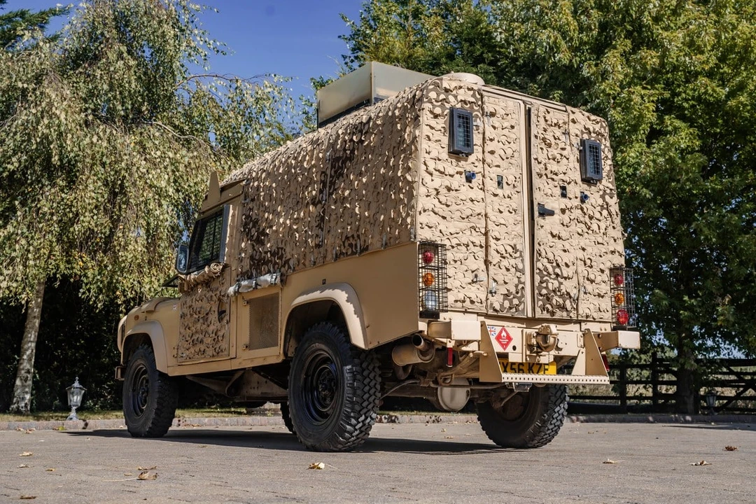1997 Land Rover Defender 110 - Image 23 of 30
