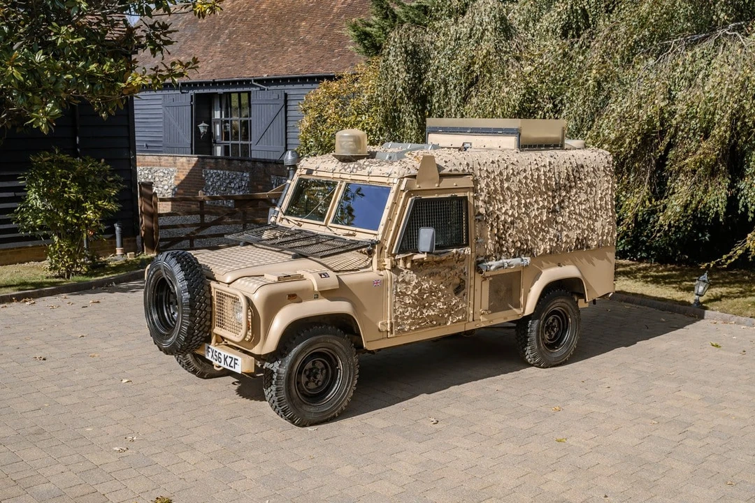 1997 Land Rover Defender 110 - Image 13 of 30