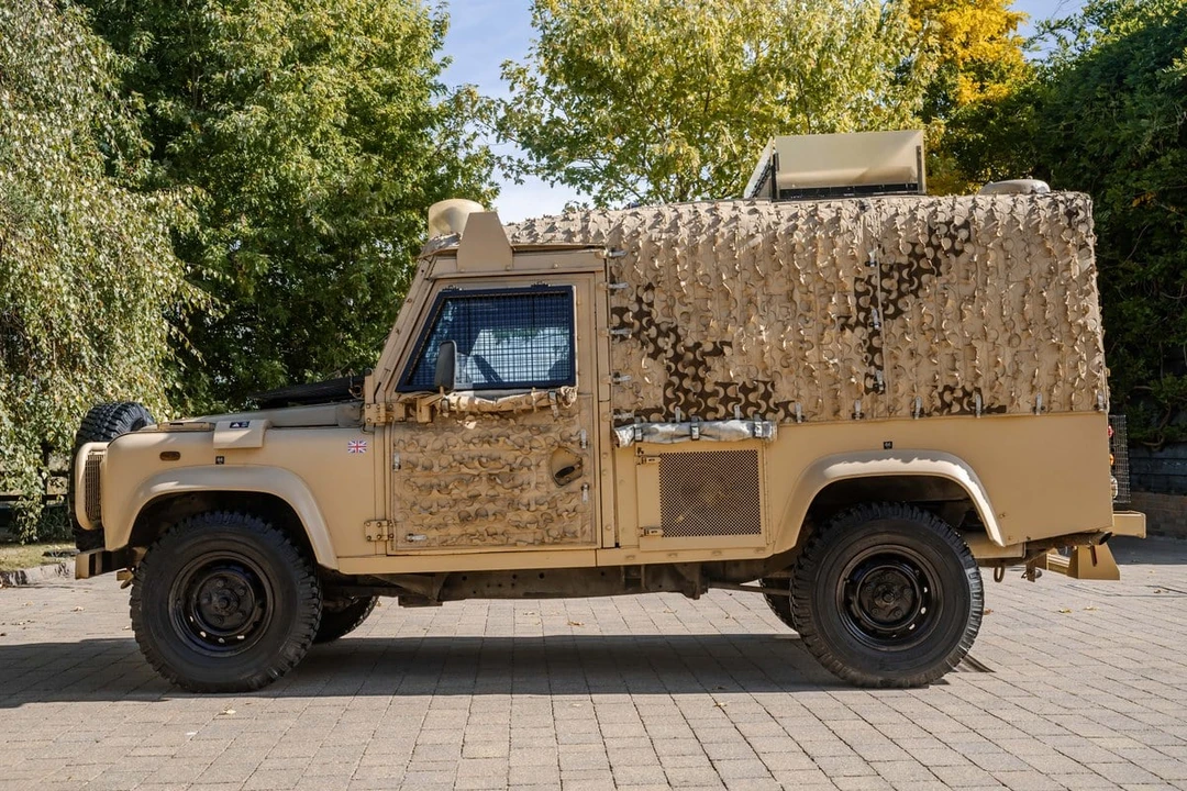 1997 Land Rover Defender 110 - Image 24 of 30