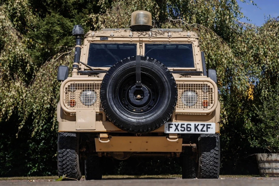 1997 Land Rover Defender 110 - Image 18 of 30