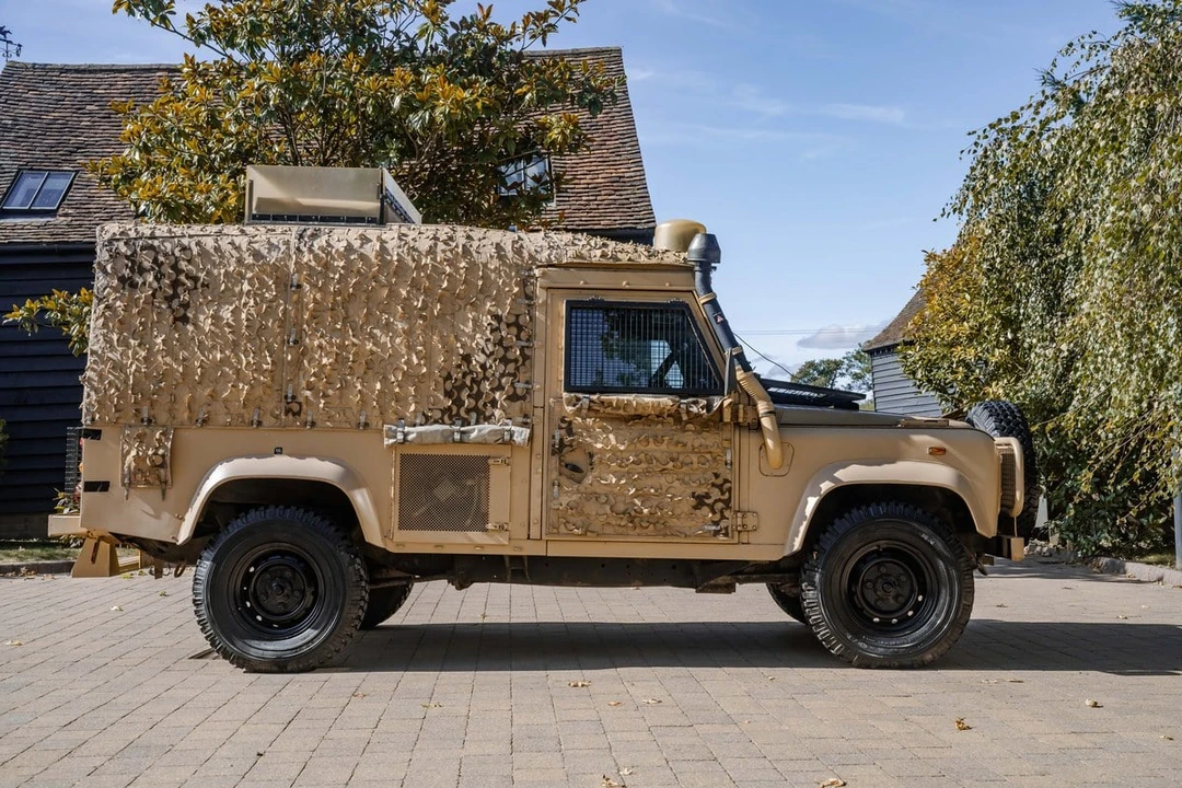 1997 Land Rover Defender 110 - Image 25 of 30