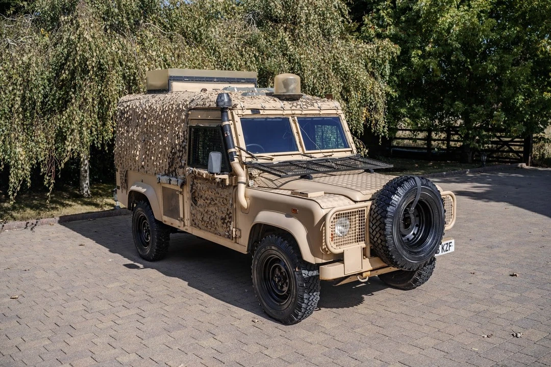 1997 Land Rover Defender 110 - Image 19 of 30