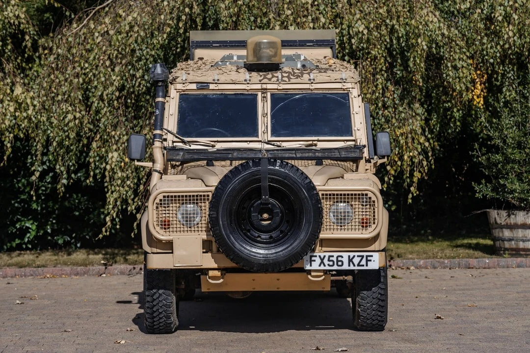1997 Land Rover Defender 110 - Image 4 of 30