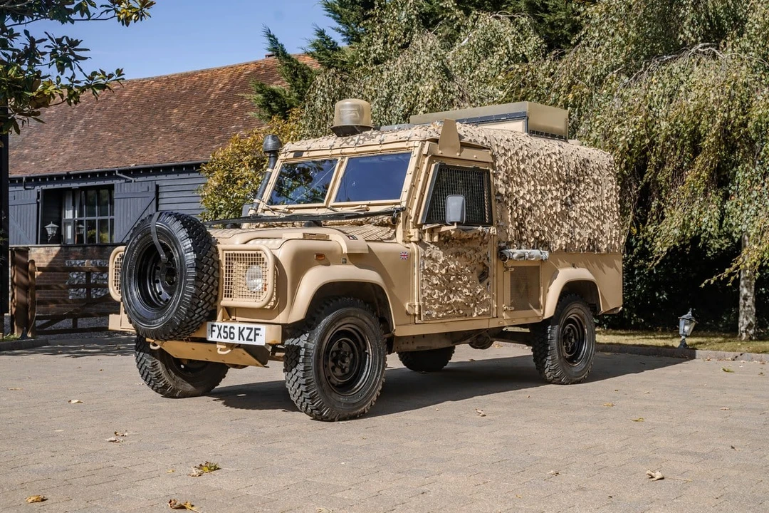 1997 Land Rover Defender 110 - Image 14 of 30