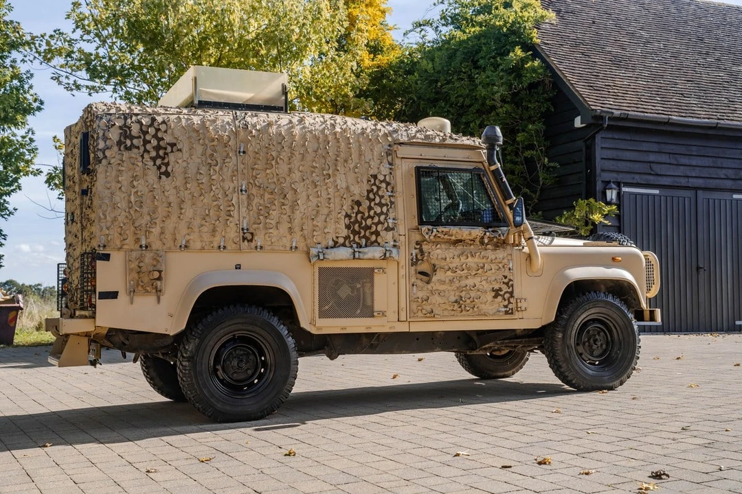 1997 Land Rover Defender 110 - Image 9 of 30