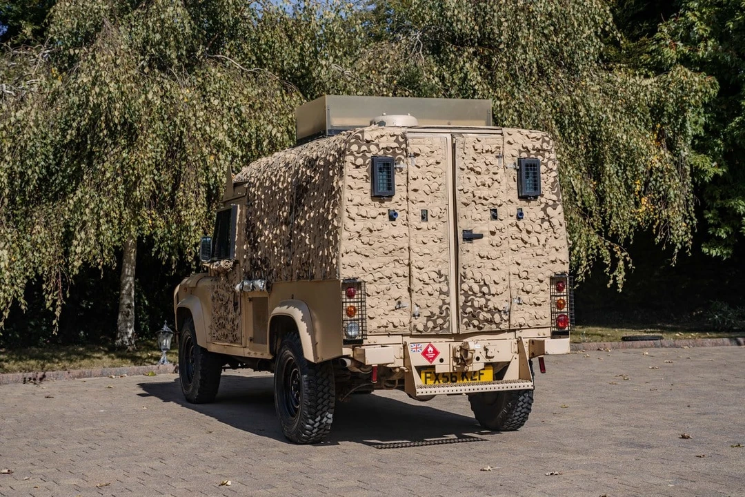 1997 Land Rover Defender 110 - Image 21 of 30