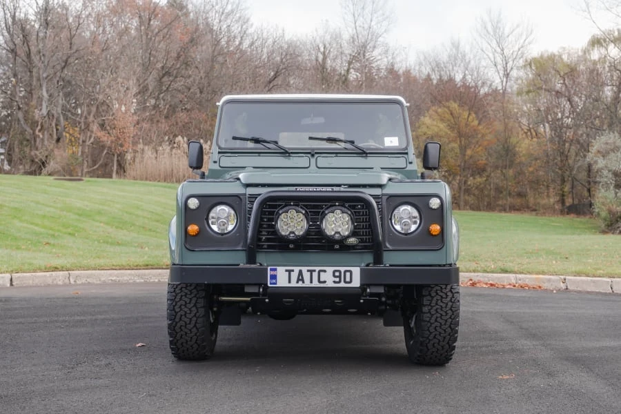 1997 Land Rover Defender 110 - Image 11 of 31