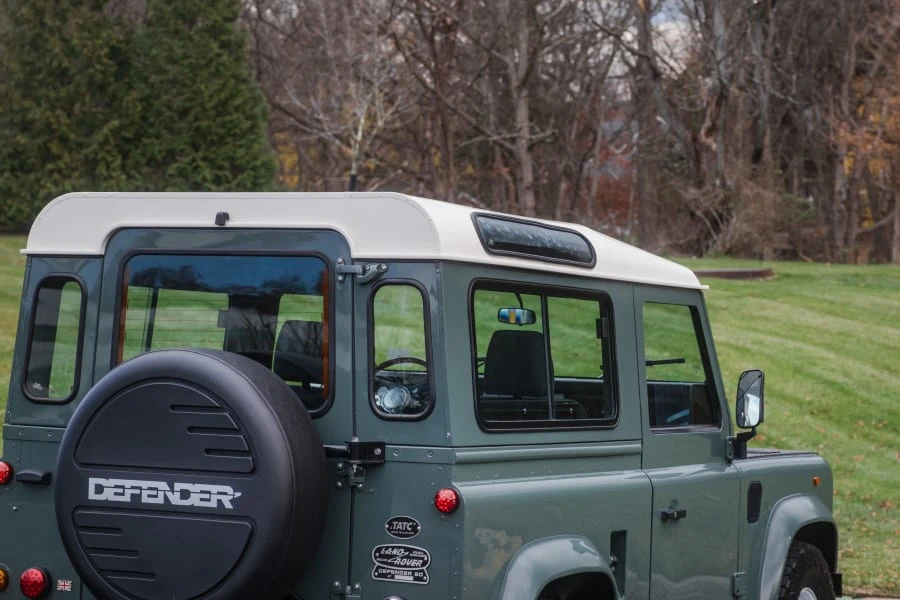 1997 Land Rover Defender 110 - Image 15 of 31
