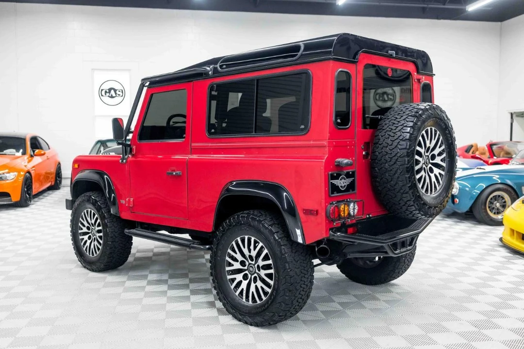 1997 Land Rover Defender - Image 9 of 31