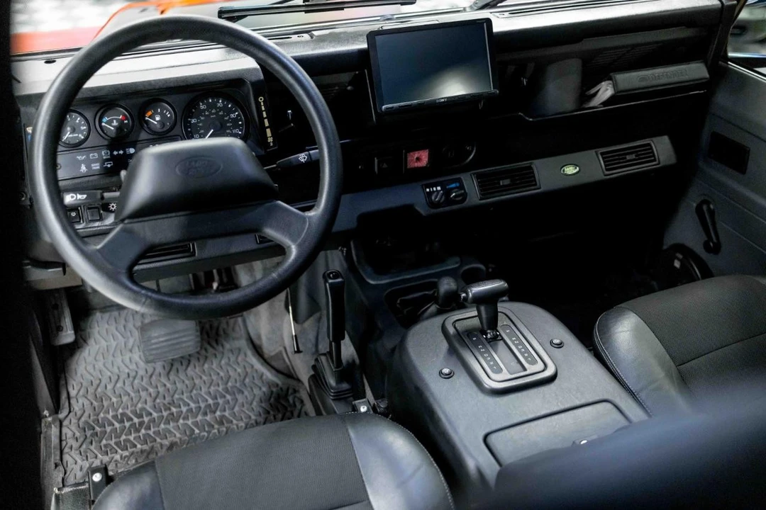 1997 Land Rover Defender - Image 2 of 31