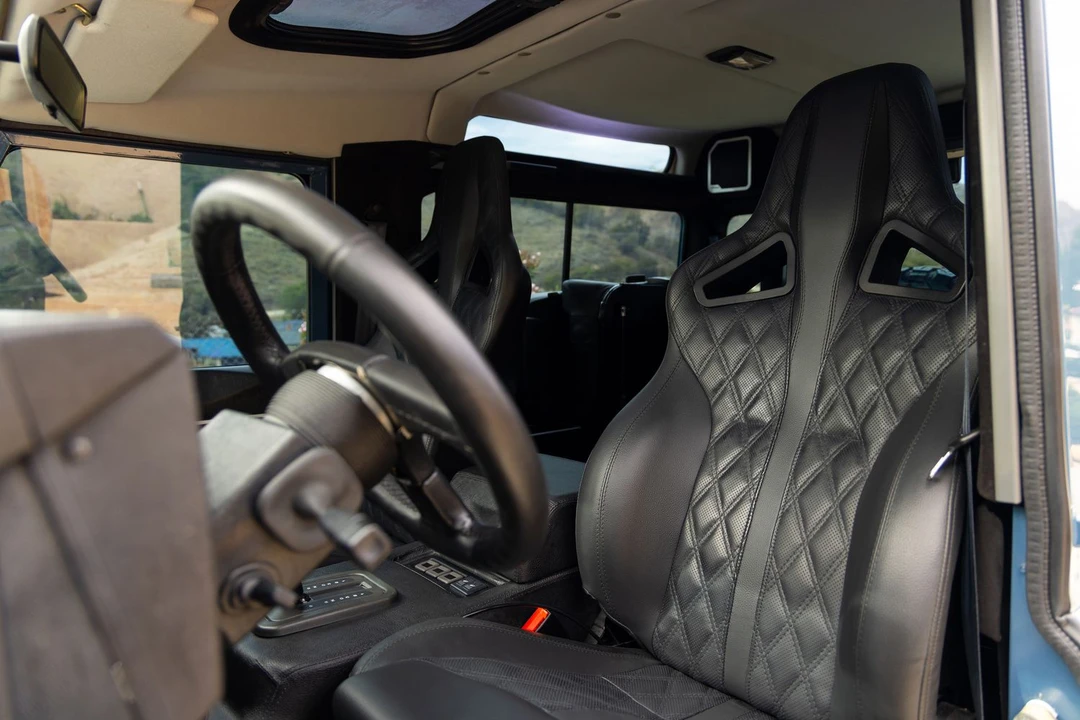 1997 Land Rover Defender 90 - Image 6 of 10
