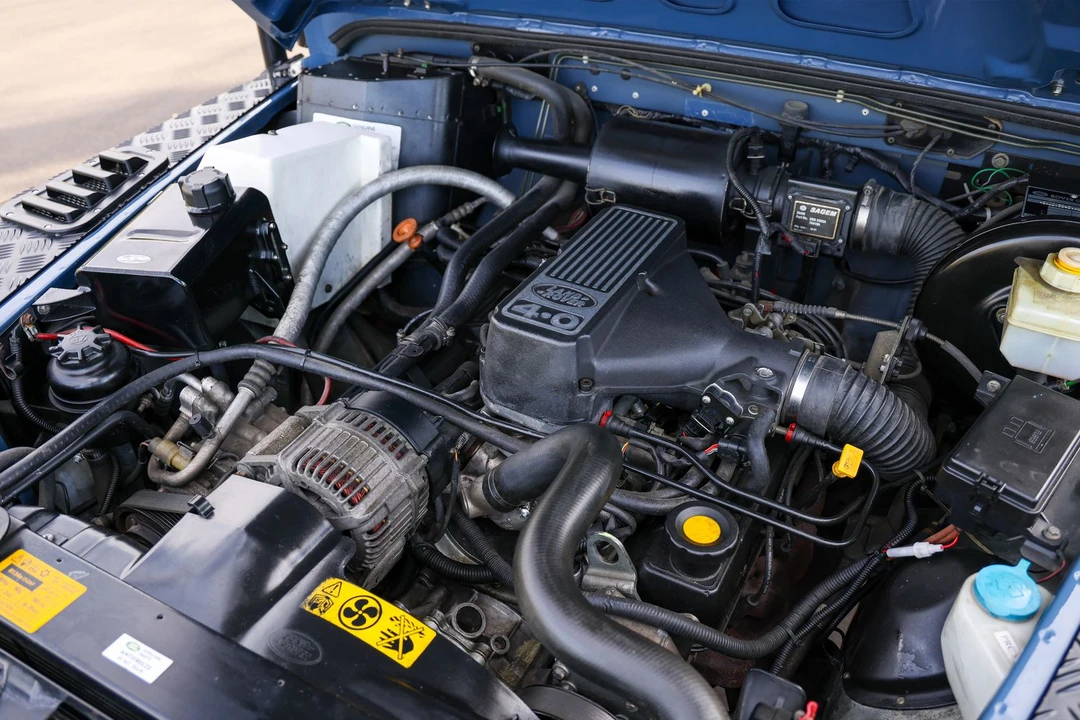 1997 Land Rover Defender 90 - Image 9 of 10