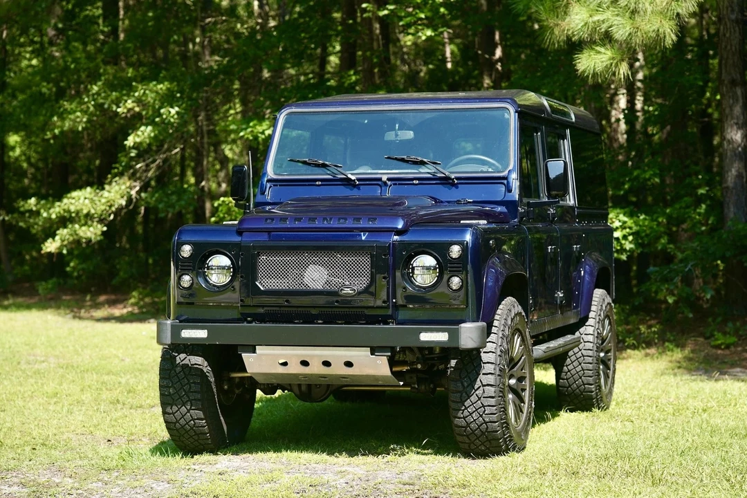 1997 Land Rover Defender 110 - Image 10 of 21