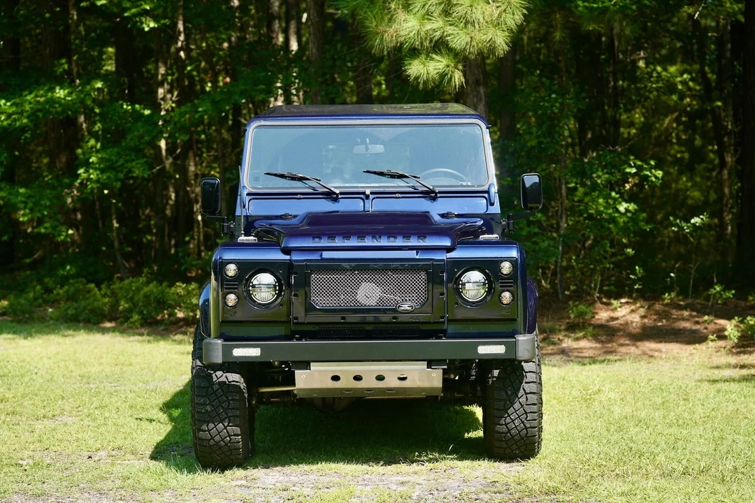 1997 Land Rover Defender 110 - Image 11 of 21