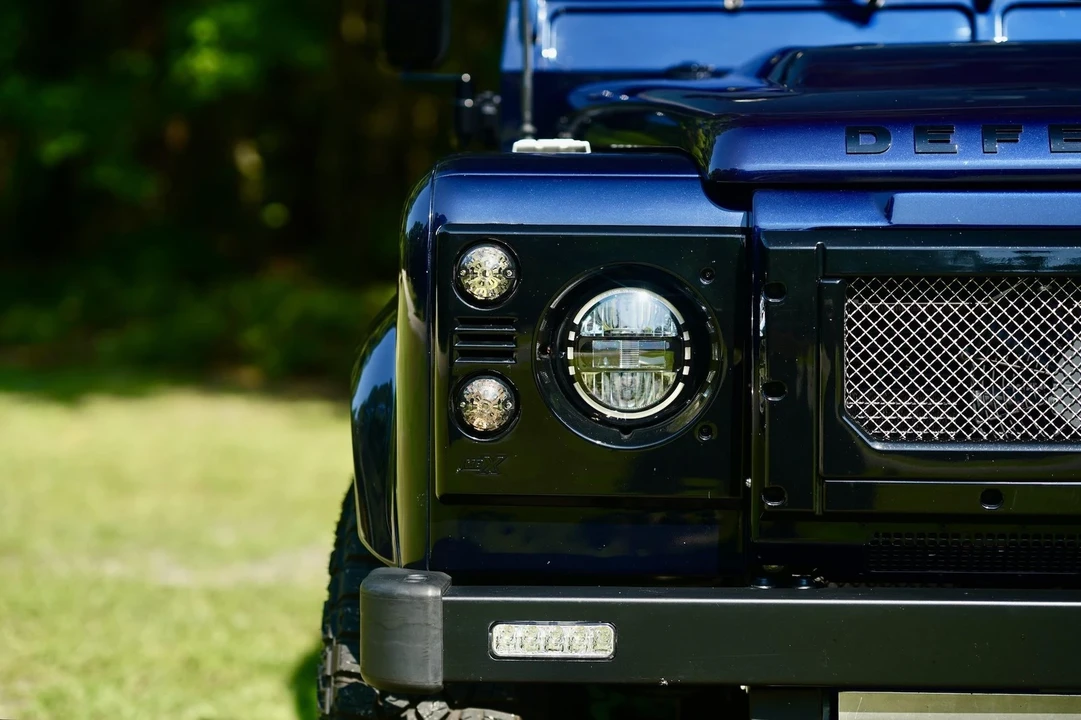 1997 Land Rover Defender 110 - Image 19 of 21