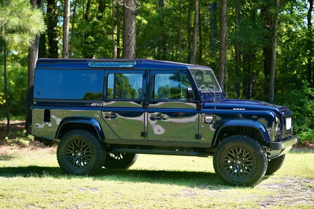 1997 Land Rover Defender 110 - Image 12 of 21