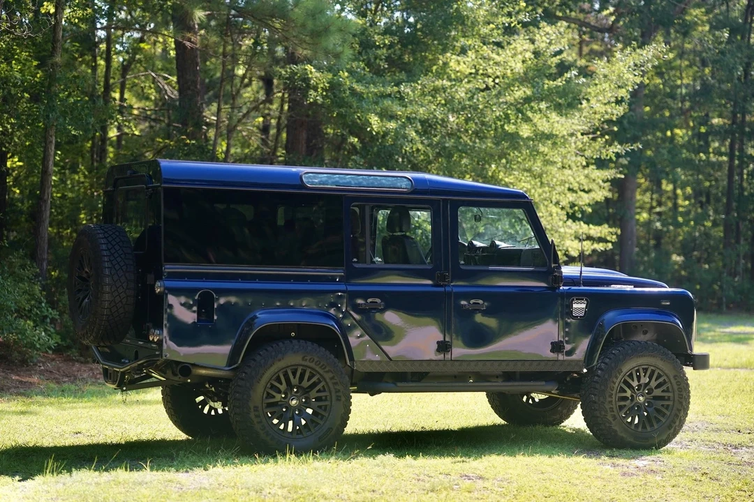 1997 Land Rover Defender 110 - Image 3 of 21