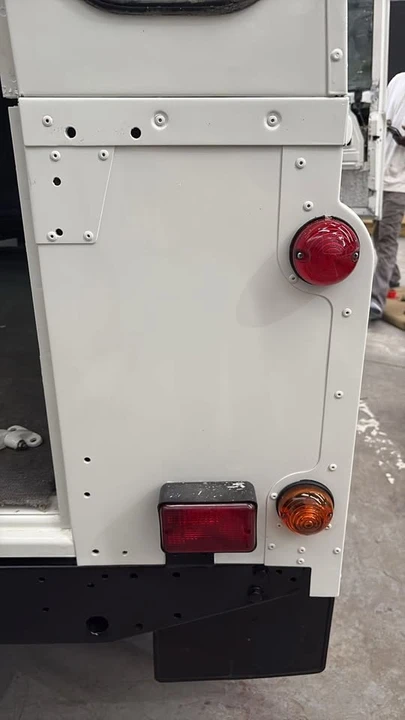 1997 Land Rover Defender 110 - Image 13 of 19