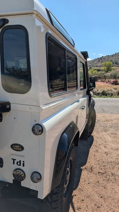 1997 Land Rover Defender 90 - Image 6 of 20