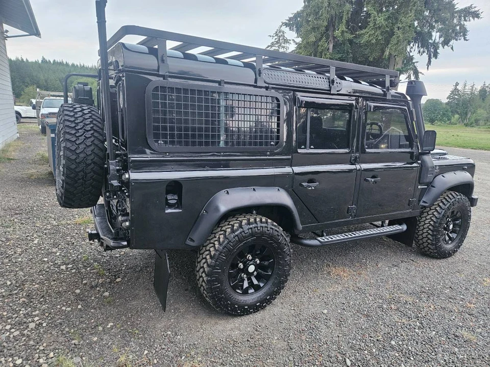 1997 Land Rover Defender 110 - Image 6 of 14
