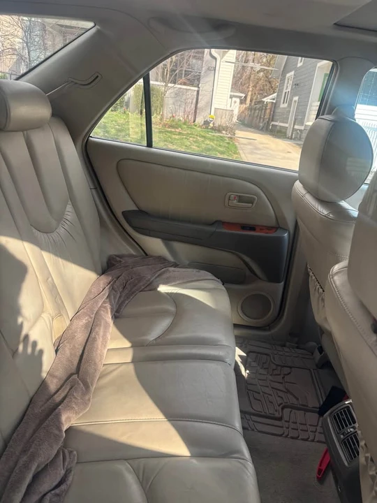 1997 Lexus - Image 3 of 6