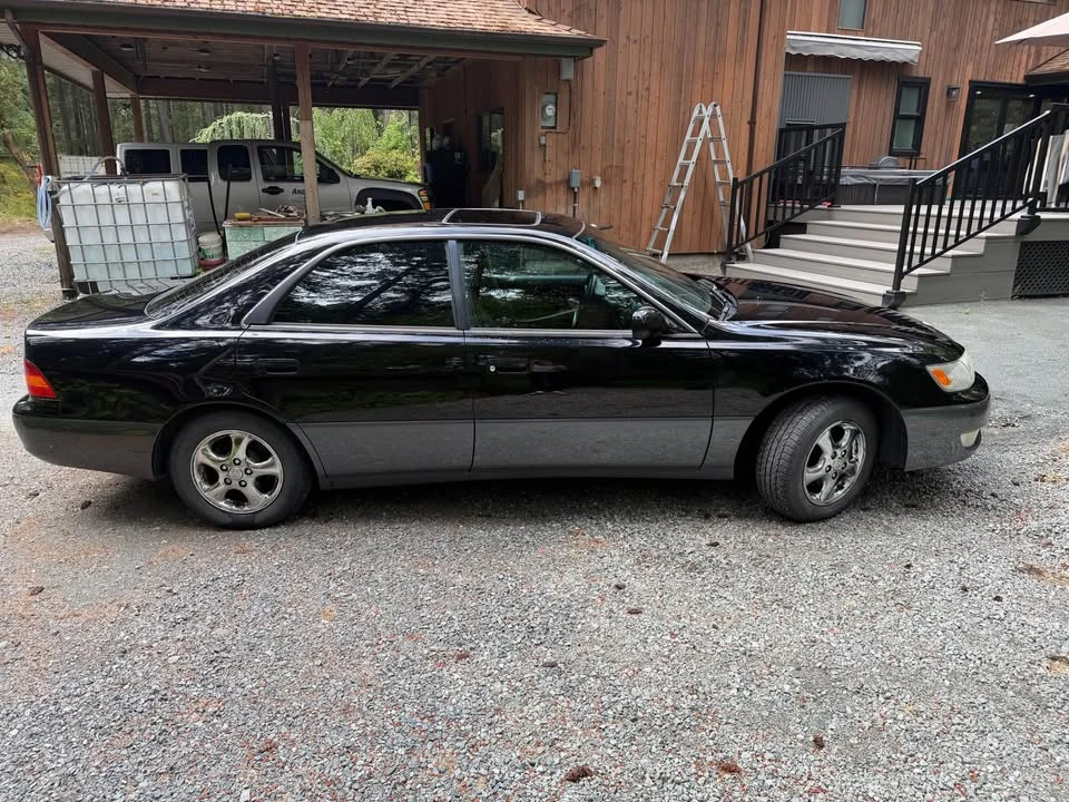 1997 Lexus ES 3rd Gen - Image 2 of 9