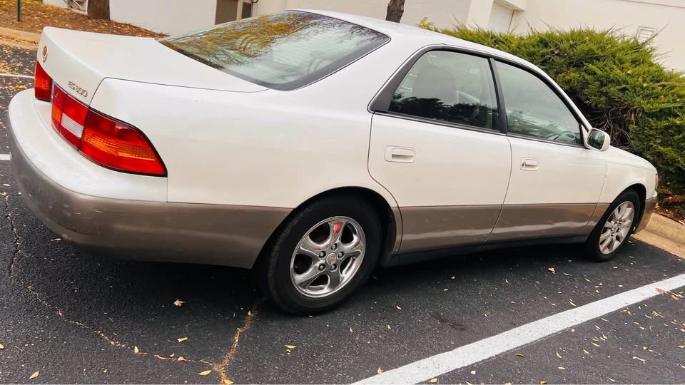 1997 Lexus ES 3rd Gen - Image 3 of 5
